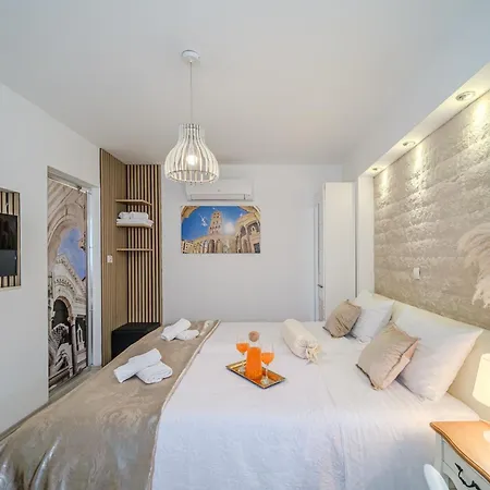 Holiday home Rooms In The Center Of Split *