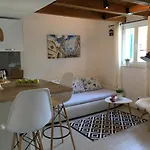 House In Centre - 3 Bedrooms And 3 Bathrooms * Split