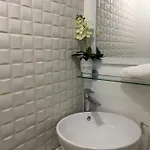 House In Centre - 3 Bedrooms And 3 Bathrooms * Split