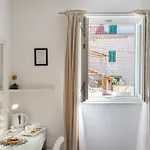 House In Centre - 3 Bedrooms And 3 Bathrooms *