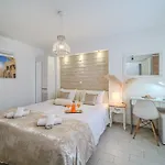House In Centre - 3 Bedrooms And 3 Bathrooms *