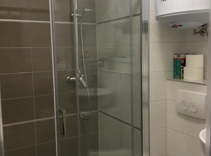 House In City Centre - 3 Bedrooms And 3 Bathrooms Ferienhaus *