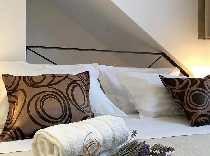 House In City Centre - 3 Bedrooms And 3 Bathrooms Holiday home