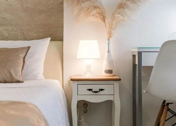 House In City Centre - 3 Bedrooms And 3 Bathrooms Split