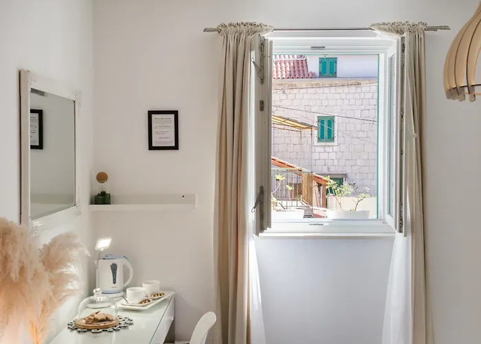 House In City Centre - 3 Bedrooms And 3 Bathrooms *