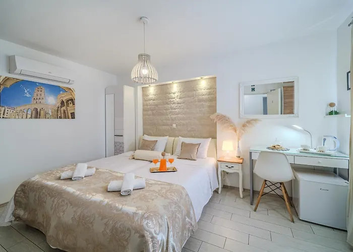 House In City Centre - 3 Bedrooms And 3 Bathrooms *